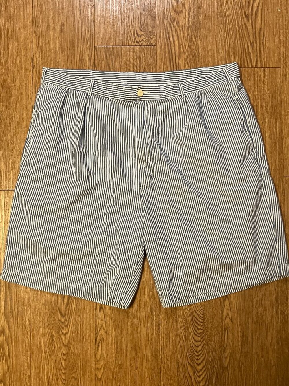 Vintage Harold's Seersucker Shorts Mens 38 Blue White Pleated Preppy Old Money